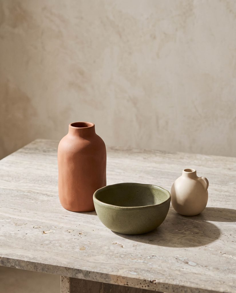 tres piezas de cerámica de diseño contemporáneo